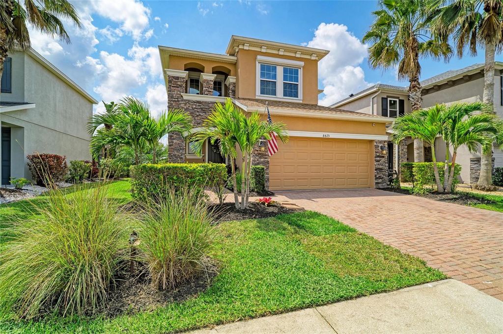8425 NANDINA DRIVE, Sarasota, FL 34240