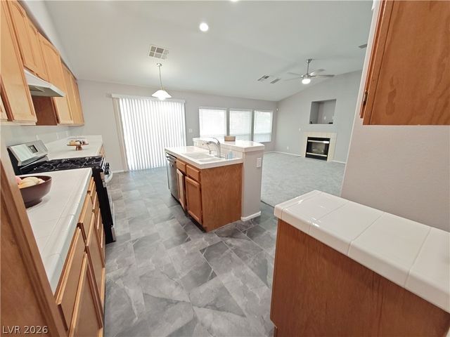 9522 Teton Vista Avenue, Las Vegas, NV 89117