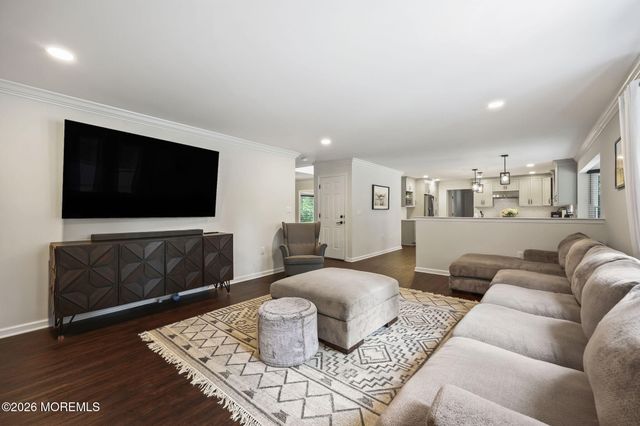 58 Jeanine Court, Manalapan, NJ 07726