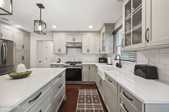 58 Jeanine Court, Manalapan, NJ 07726