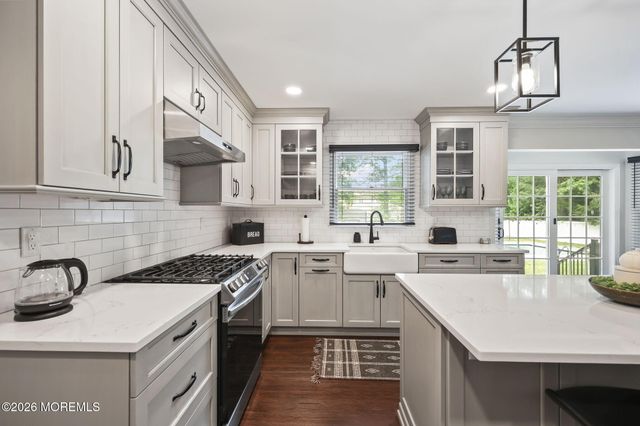 58 Jeanine Court, Manalapan, NJ 07726