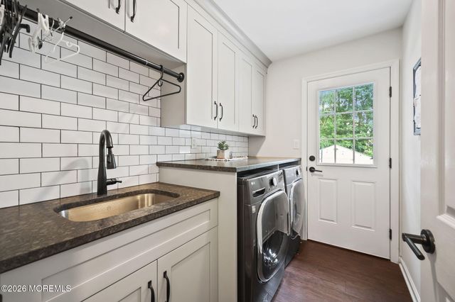 58 Jeanine Court, Manalapan, NJ 07726