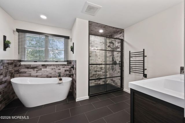 58 Jeanine Court, Manalapan, NJ 07726