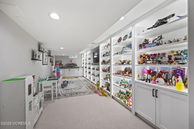 58 Jeanine Court, Manalapan, NJ 07726