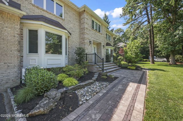 58 Jeanine Court, Manalapan, NJ 07726