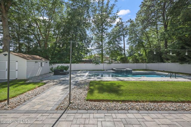 58 Jeanine Court, Manalapan, NJ 07726
