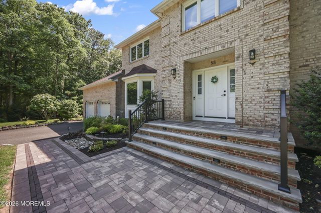 58 Jeanine Court, Manalapan, NJ 07726