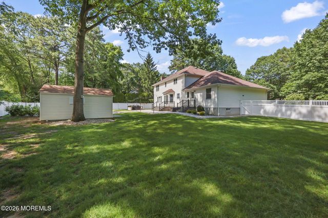 58 Jeanine Court, Manalapan, NJ 07726