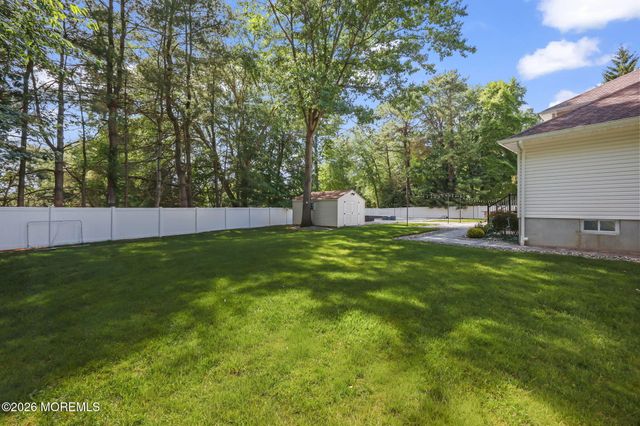 58 Jeanine Court, Manalapan, NJ 07726