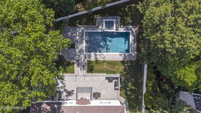 58 Jeanine Court, Manalapan, NJ 07726