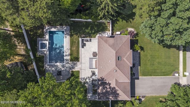 58 Jeanine Court, Manalapan, NJ 07726