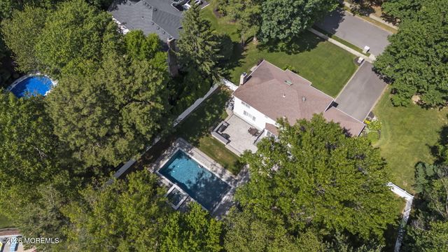 58 Jeanine Court, Manalapan, NJ 07726