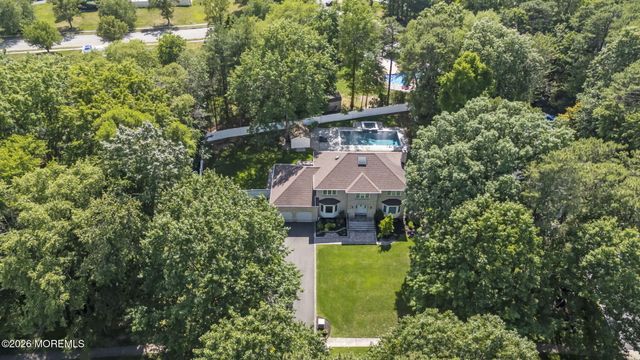 58 Jeanine Court, Manalapan, NJ 07726