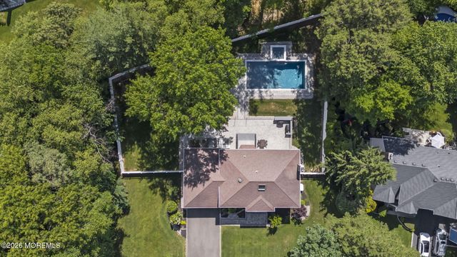 58 Jeanine Court, Manalapan, NJ 07726