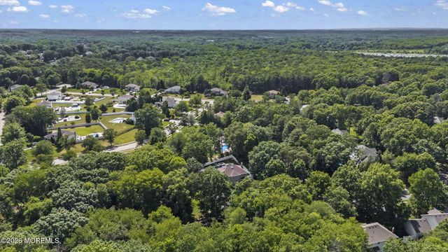 58 Jeanine Court, Manalapan, NJ 07726