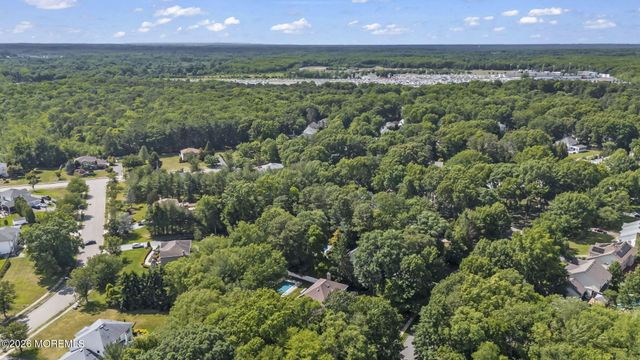 58 Jeanine Court, Manalapan, NJ 07726