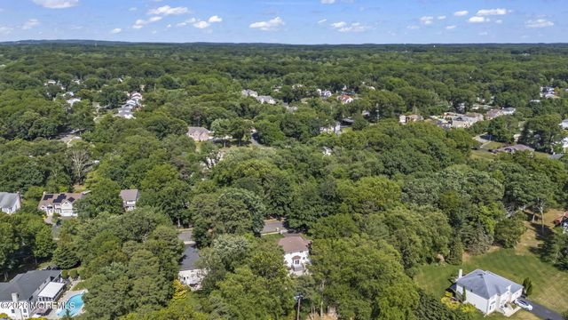 58 Jeanine Court, Manalapan, NJ 07726