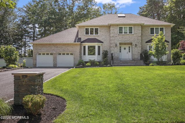 58 Jeanine Court, Manalapan, NJ 07726
