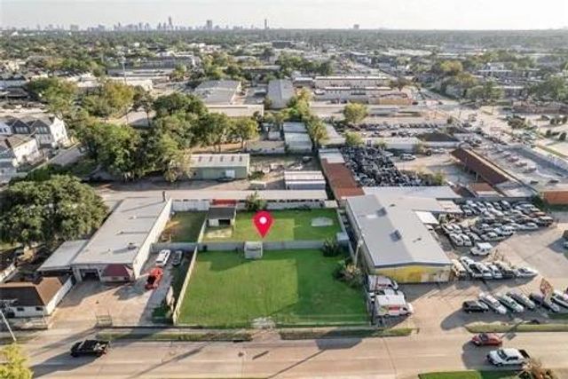7811 Hammerly Blvd, Houston, TX 77055