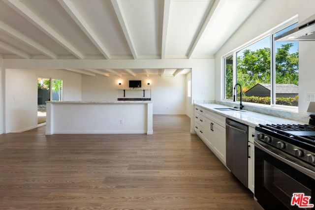 14916 Ryan Street, Los Angeles, CA 91342
