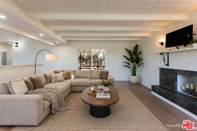14916 Ryan Street, Los Angeles, CA 91342