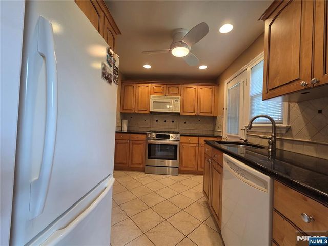 18A Elmwood Court 18A, Elmwood Park, NJ 07407