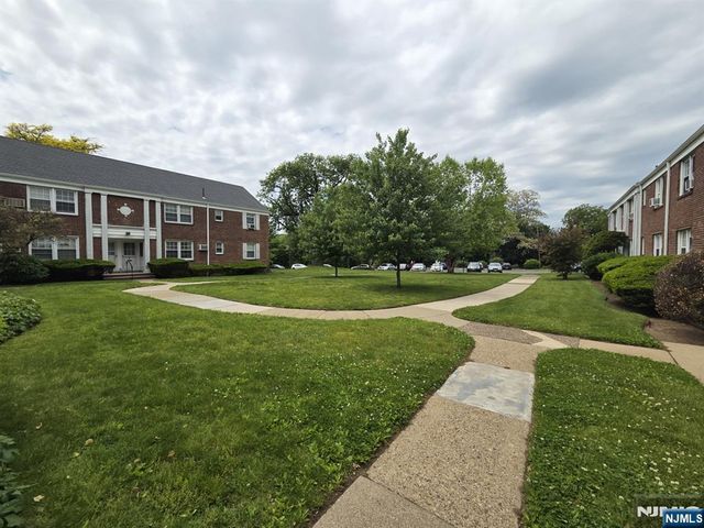 18A Elmwood Court 18A, Elmwood Park, NJ 07407
