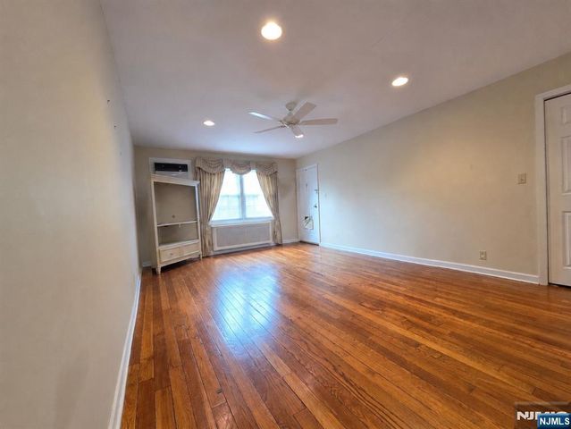 18A Elmwood Court 18A, Elmwood Park, NJ 07407