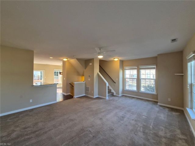 279 Tigerlilly Dr Unit 147, Portsmouth, VA 23701