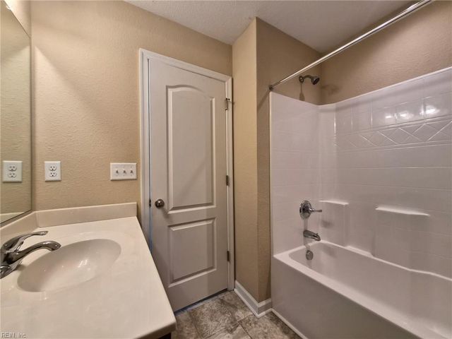 279 Tigerlilly Dr Unit 147, Portsmouth, VA 23701