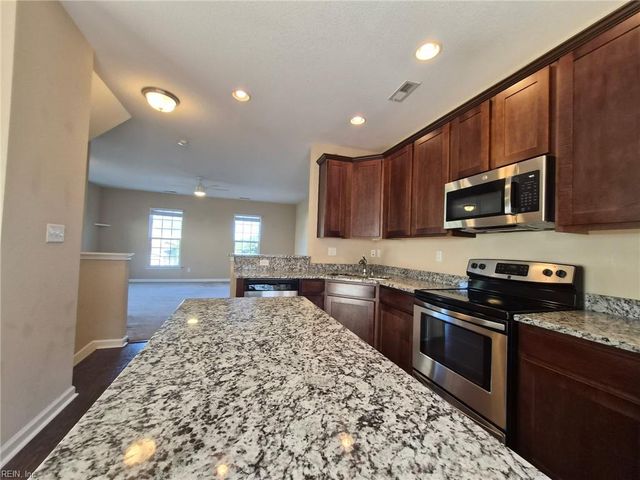 279 Tigerlilly Dr Unit 147, Portsmouth, VA 23701