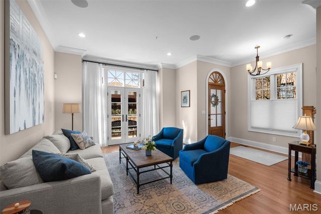134 Gay Avenue, Clayton, MO 63105