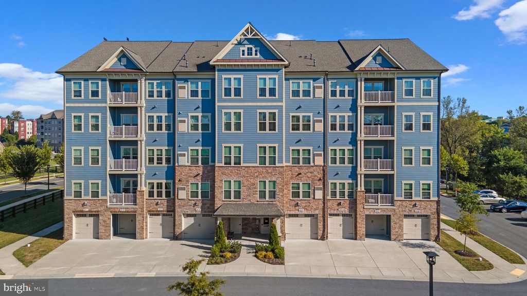 3272 PINE NEEDLE CIR #202, Frederick, MD 21704