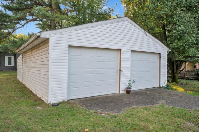 944 Deason Rd, Dickson, TN 37055