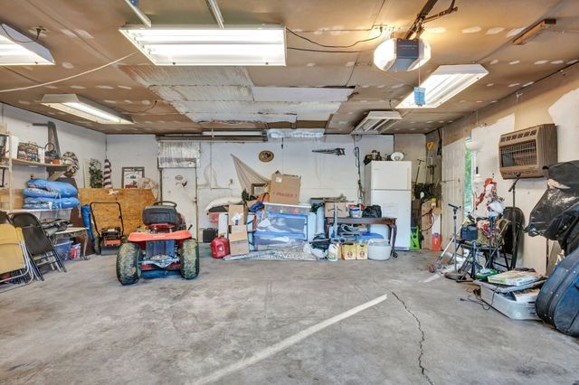 944 Deason Rd, Dickson, TN 37055