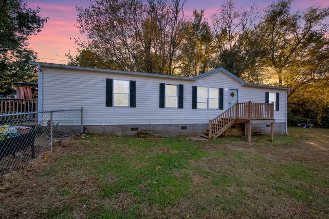 944 Deason Rd, Dickson, TN 37055