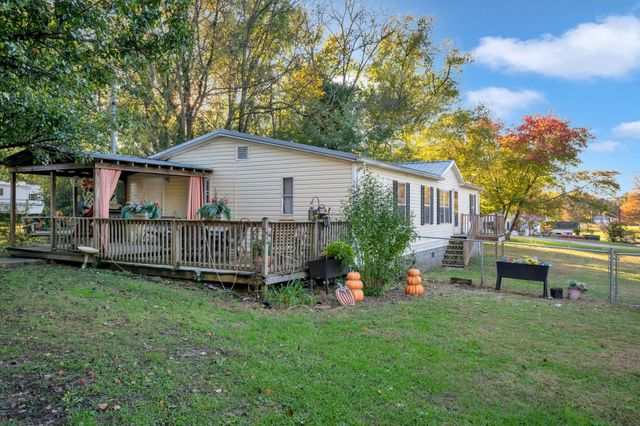 944 Deason Rd, Dickson, TN 37055