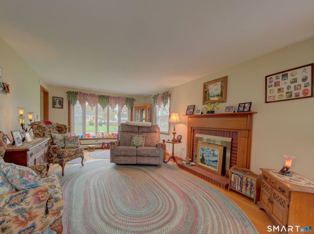 41 Sawka Drive, East Hartford, CT 06118