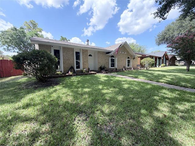 407 Ivy Way, Garland, TX 75043