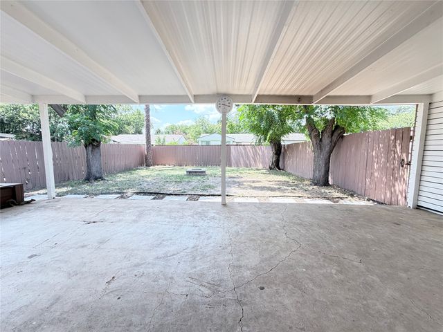 407 Ivy Way, Garland, TX 75043