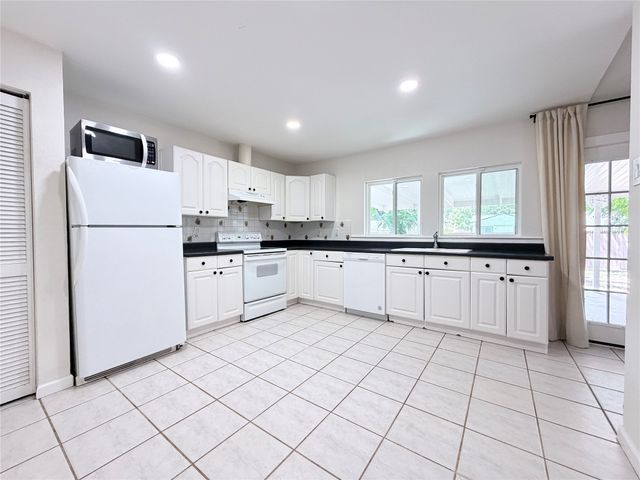 407 Ivy Way, Garland, TX 75043