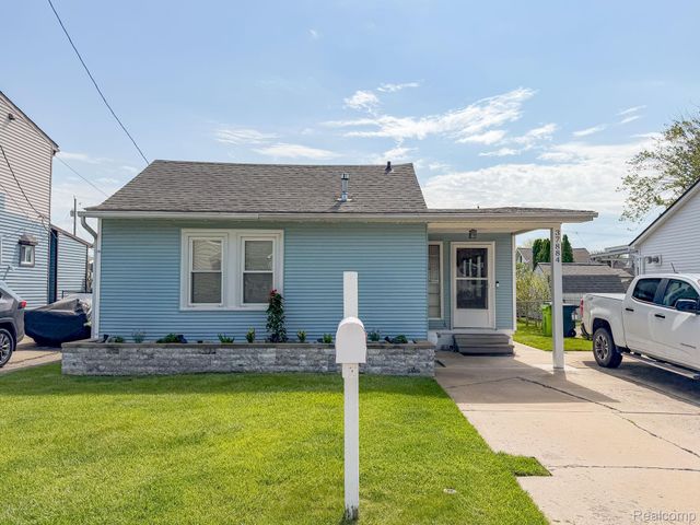 37884 Maplehill Street, Harrison Charter Township, MI 48045