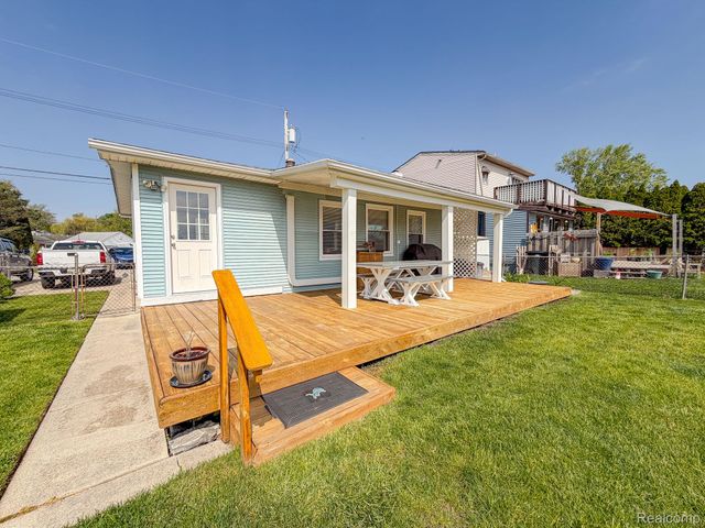 37884 Maplehill Street, Harrison Charter Township, MI 48045