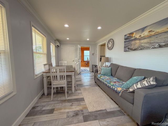 37884 Maplehill Street, Harrison Charter Township, MI 48045