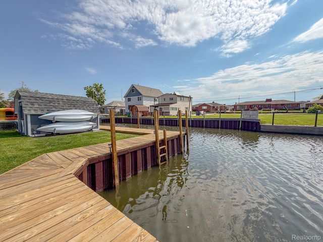 37884 Maplehill Street, Harrison Charter Township, MI 48045