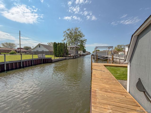 37884 Maplehill Street, Harrison Charter Township, MI 48045