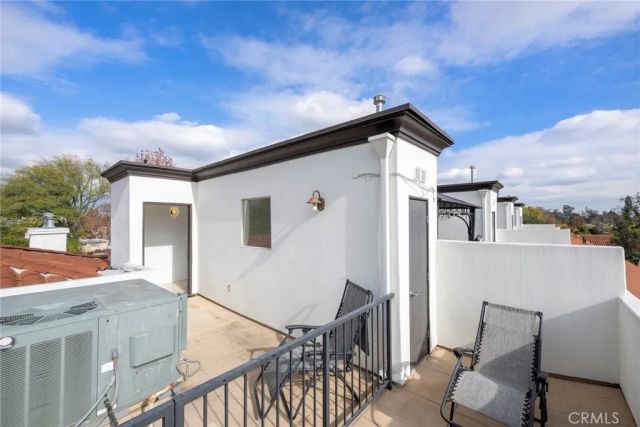 5027 Colfax Avenue 1, Valley Village, CA 91601