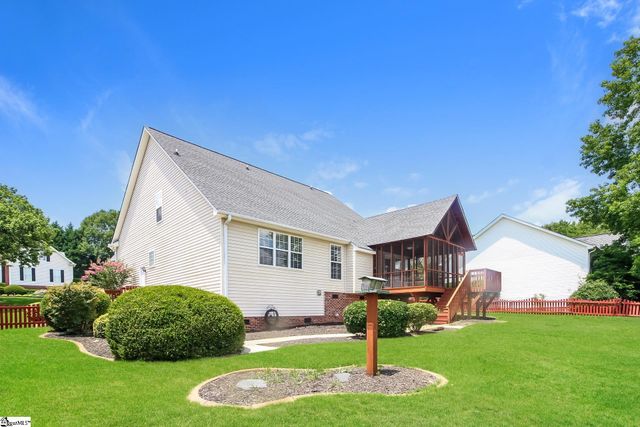 104 Sandtrap Court, Greenville, SC 29609