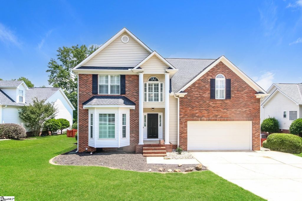 104 Sandtrap Court, Greenville, SC 29609