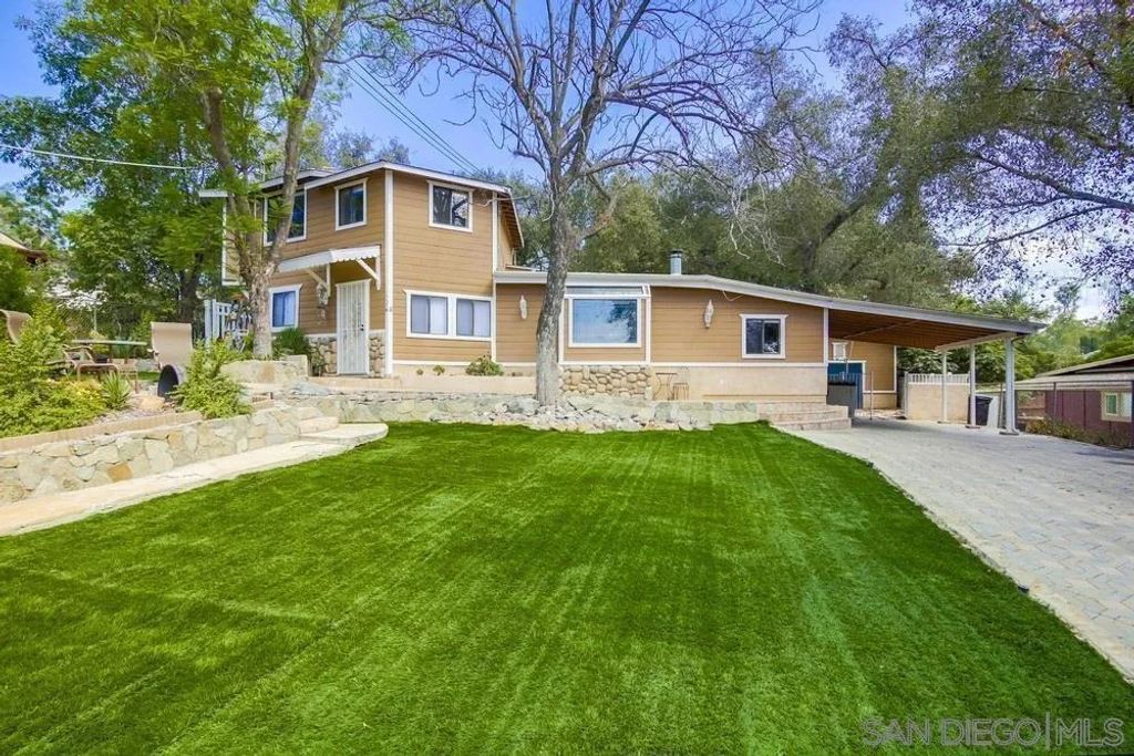 124 South Ln, El Cajón, CA 92021